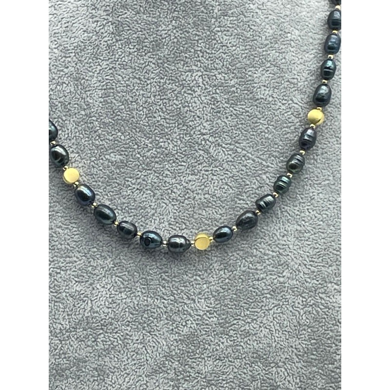 SİYAH GERÇEK İNCİ KOLYE - ALTIN KAPLAMA DETAY