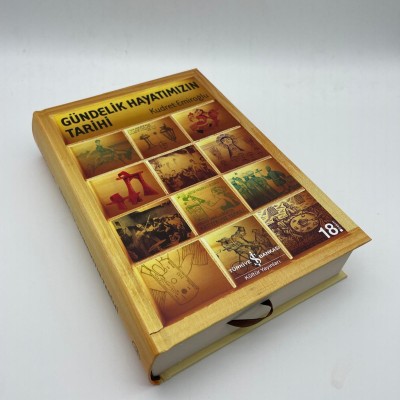 GÜNDELİK HAYATIMIZIN TARİHİ  (Ciltli) Kudret Emiroğlu