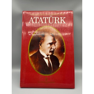 ATATÜRK ALBÜMÜ Mehmet ÖZEL Kültür Bakanlığı Yayınları 2001