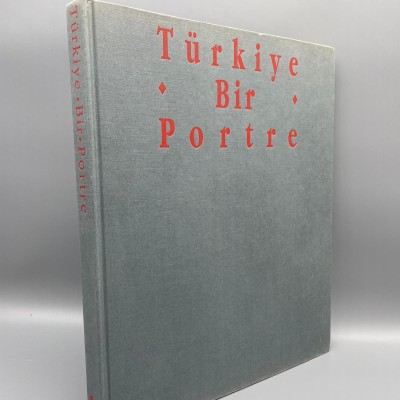 Türkiye Bir Portre (18 Fotoğrafçının Yapıtları) Kutulu, Ciltli, Şömizli Jacques Lacarriere, Ferit Edgü, Şakir Eczacıbaşı Archipelago Press 1994