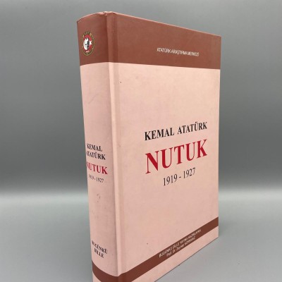 Nutuk  Mustafa Kemal Atatürk ,  Zeynep Korkmaz  (Editor)