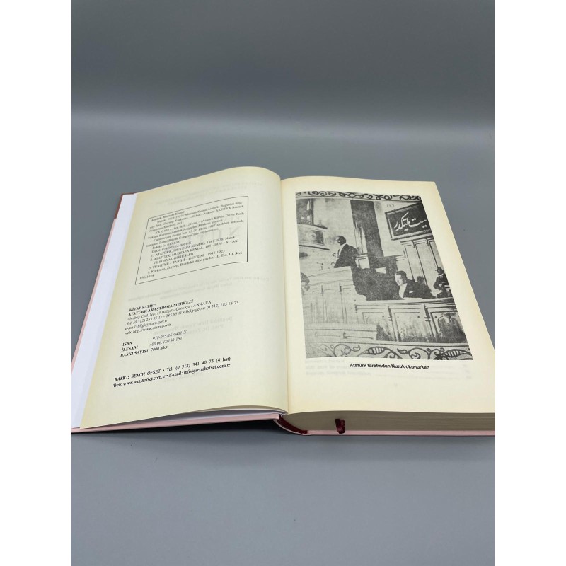 Nutuk  Mustafa Kemal Atatürk ,  Zeynep Korkmaz  (Editor)