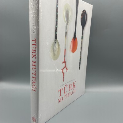 ASIRLIK TARİFLERLE TÜRK MUTFAĞI (BÜYÜK BOY)