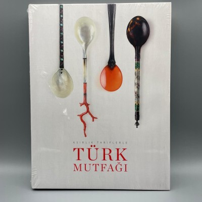 ASIRLIK TARİFLERLE TÜRK MUTFAĞI (BÜYÜK BOY)
