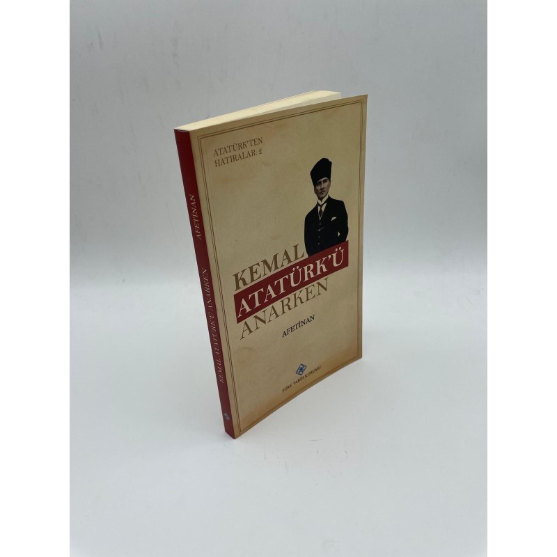 KEMAL ATATÜRK'Ü ANARKEN